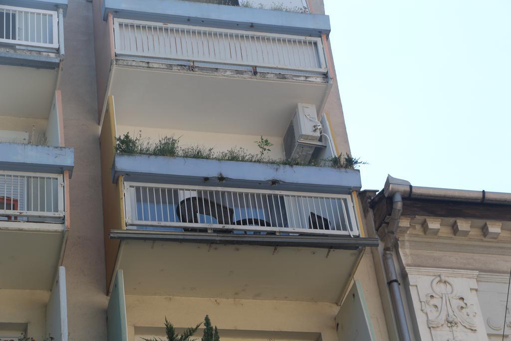 Verona Apartman Szeged Buitenkant foto
