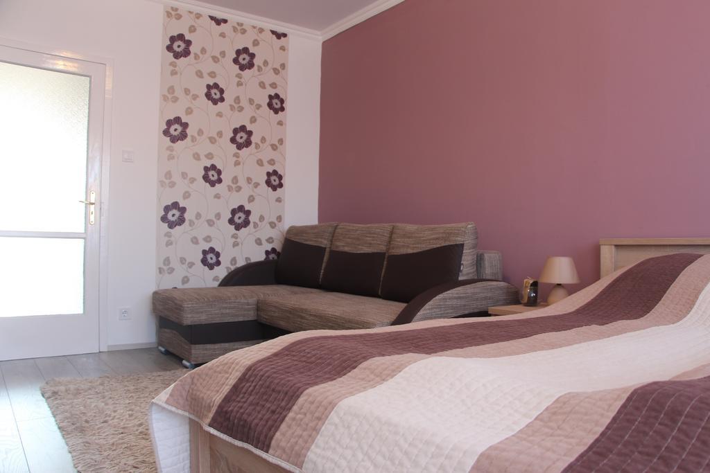 Verona Apartman Szeged Buitenkant foto
