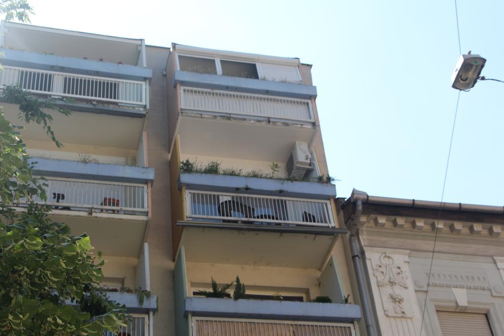 Verona Apartman Szeged Buitenkant foto